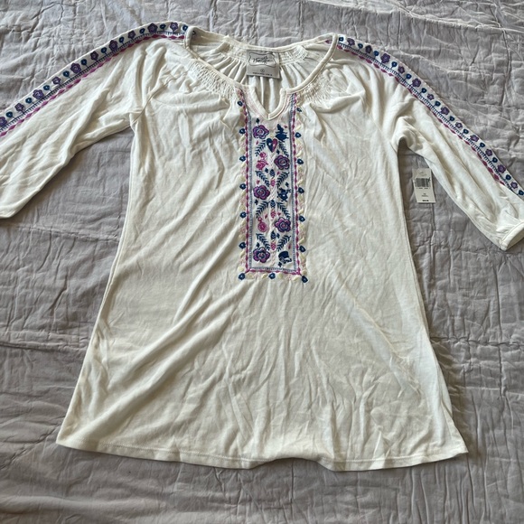 Disney Tops - Disney Boutique  Alice in Wonderland Embroidered 3/4 Sleeve Blouse rare